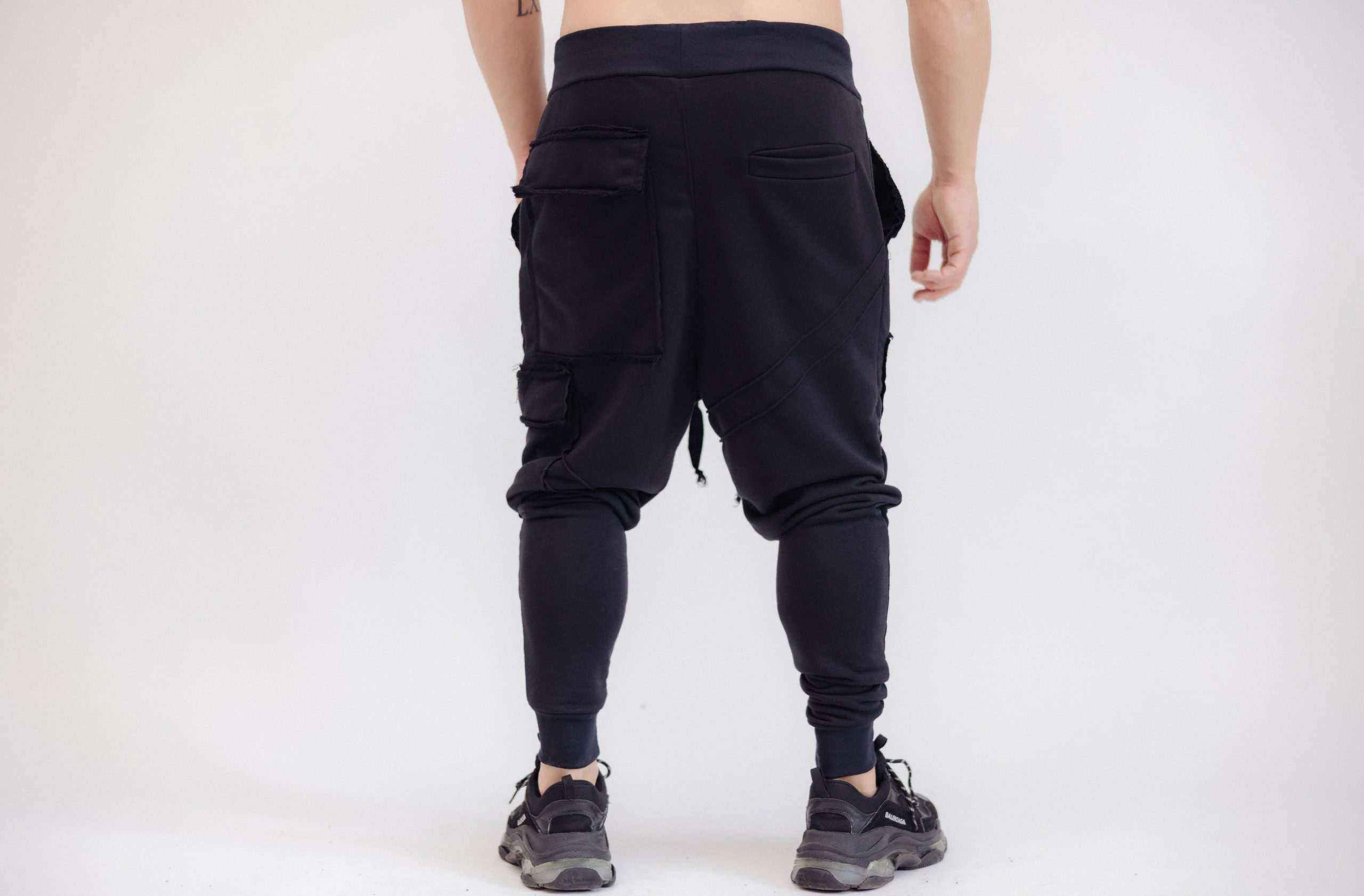 Cropped Joggers 3